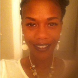 Meet your Posher, Lakeisha